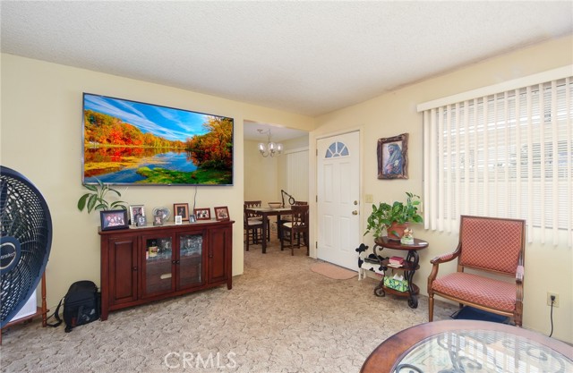 533 San Rogelio Street, Hemet CA: https://media.crmls.org/medias/83dfbd58-421a-4b39-9ee1-1b368bf9f52a.jpg