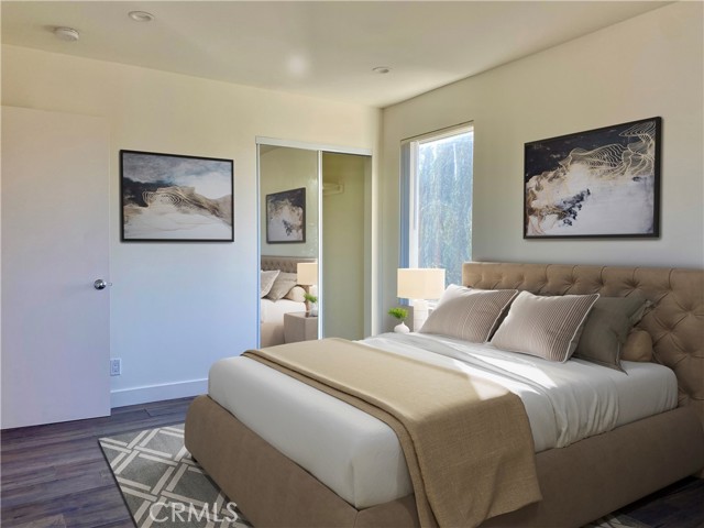 Detail Gallery Image 6 of 39 For 7327 Kester Ave #6,  Van Nuys,  CA 91405 - 4 Beds | 3/1 Baths