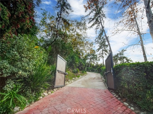 Detail Gallery Image 66 of 67 For 4732 Del Moreno Dr, Woodland Hills,  CA 91364 - 4 Beds | 3 Baths