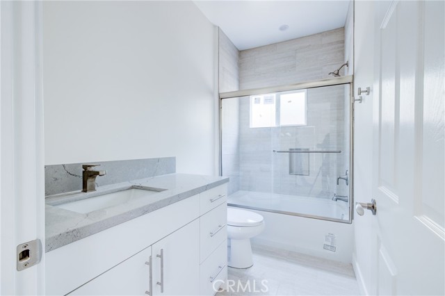 Detail Gallery Image 19 of 26 For 2947 West Bld, Los Angeles,  CA 90016 - 9 Beds | 6 Baths