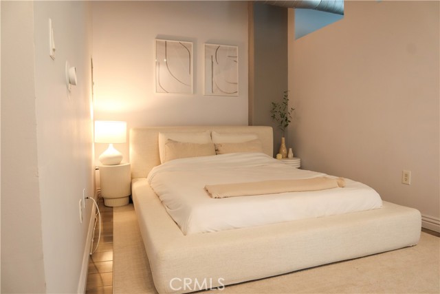 645 W 9th Street, Los Angeles CA: https://media.crmls.org/medias/83e21fd8-48a6-4dee-b8bd-0900d474f580.jpg