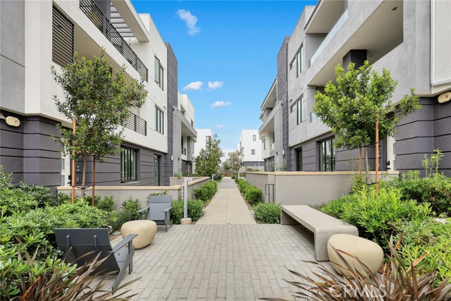 16321 Dawn Way, Tustin CA: https://media.crmls.org/medias/83e2e5bc-b6fd-435c-b319-f3f6c2fe63cb.jpg