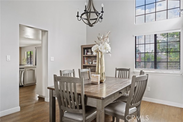7209 Copper Creek Way, Bakersfield CA: https://media.crmls.org/medias/83e37cc6-9232-44f1-a3eb-a939726371c8.jpg