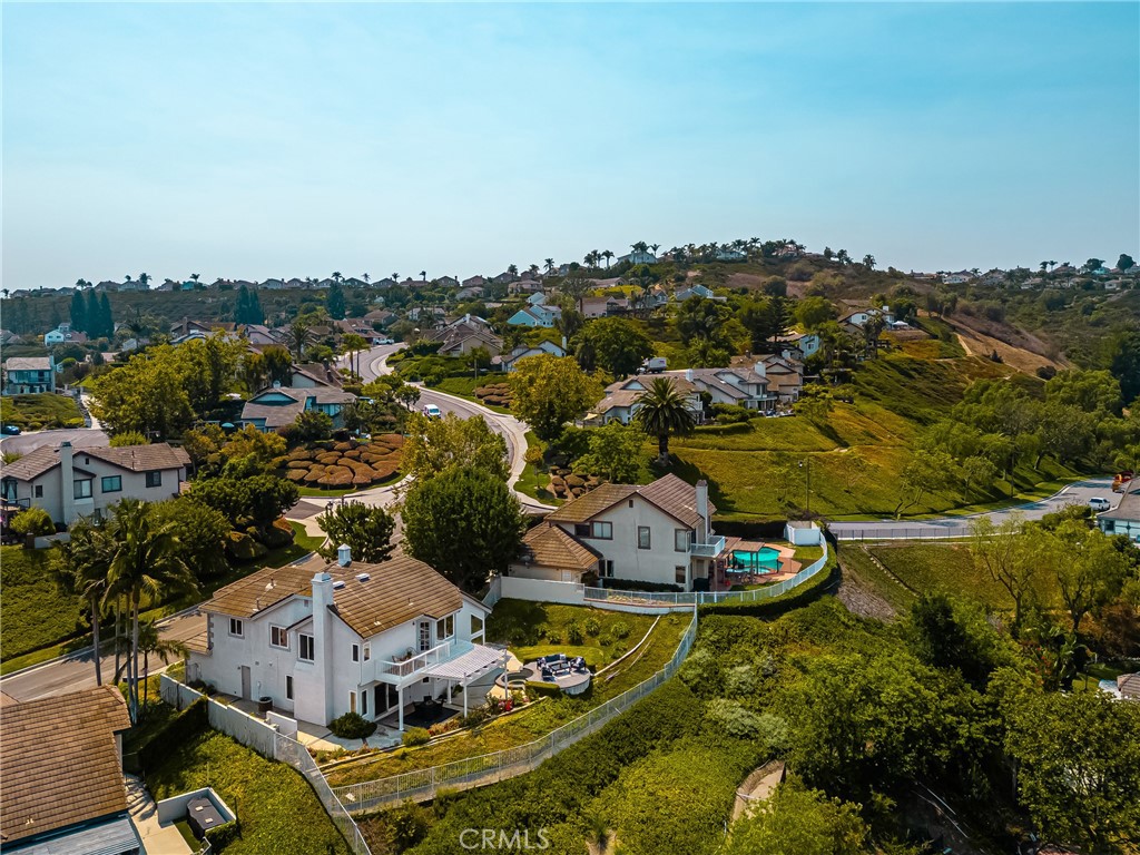 https://media.crmls.org/medias/83e4b094-1d39-48ad-809b-31892b2fdf68.jpg?preset=X-Large