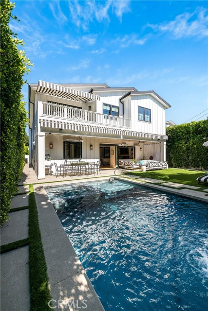 4365 Kraft Avenue, Studio City CA: https://media.crmls.org/medias/83e4cf45-41c3-4c4e-bd3c-c95344ac98be.jpg