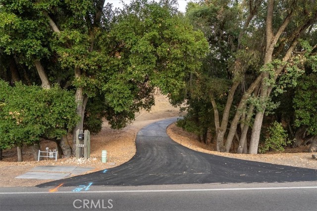 6205 San Anselmo Road, Atascadero CA: https://media.crmls.org/medias/83e5d717-1e33-426a-9817-ffdc0e59fc98.jpg