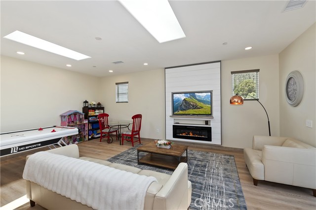 1215 Valley View Drive, Big Bear City CA: https://media.crmls.org/medias/83e5d799-3661-4d3a-97f6-52c5a7302b48.jpg