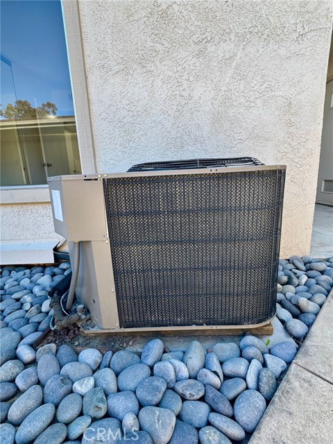 40 Windjammer, Irvine CA: https://media.crmls.org/medias/83e6cdea-9a89-47e8-9e0b-1d95b8514f41.jpg