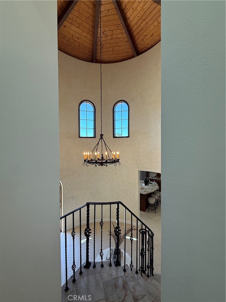 https://media.crmls.org/medias/83e6e175-5726-4c7c-86e7-64720ce0b202.jpg?preset=X-Large