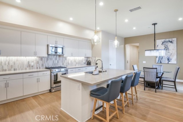 Detail Gallery Image 5 of 27 For 1118 S Urbana, Anaheim,  CA 92805 - 2 Beds | 2 Baths