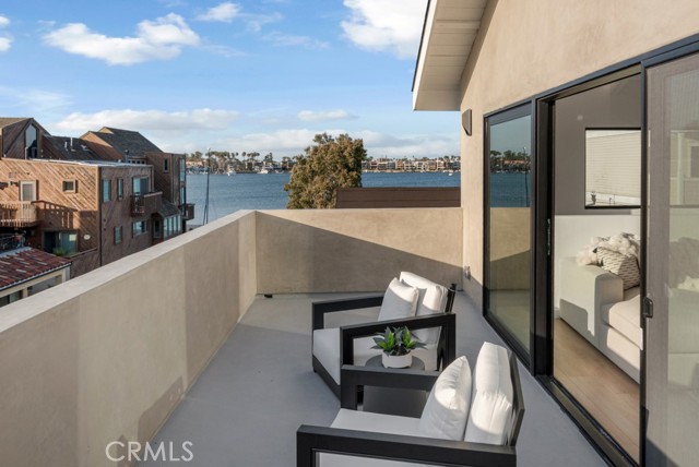 58 66th Place, Long Beach CA: https://media.crmls.org/medias/83e77d9c-6fa1-4033-a7c2-6bf938e772cf.jpg