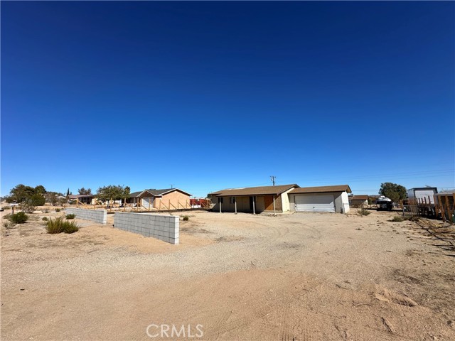 Detail Gallery Image 3 of 40 For 4851 Avenida La Manana, Joshua Tree,  CA 92252 - 3 Beds | 2 Baths