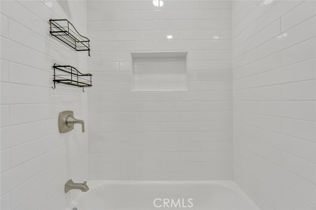 Detail Gallery Image 13 of 41 For 3907 La Crescenta Avenue #208,  La Crescenta,  CA 91214 - 1 Beds | 1 Baths