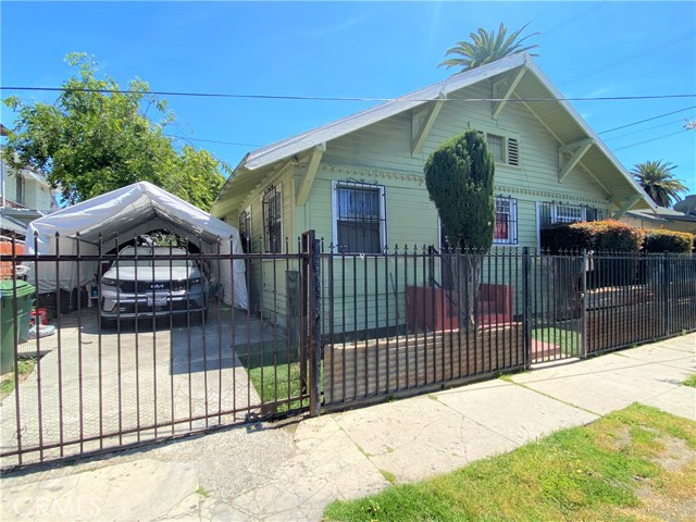 Detail Gallery Image 1 of 1 For 2512 Stanford Ave, Los Angeles,  CA 90011 - 2 Beds | 1 Baths