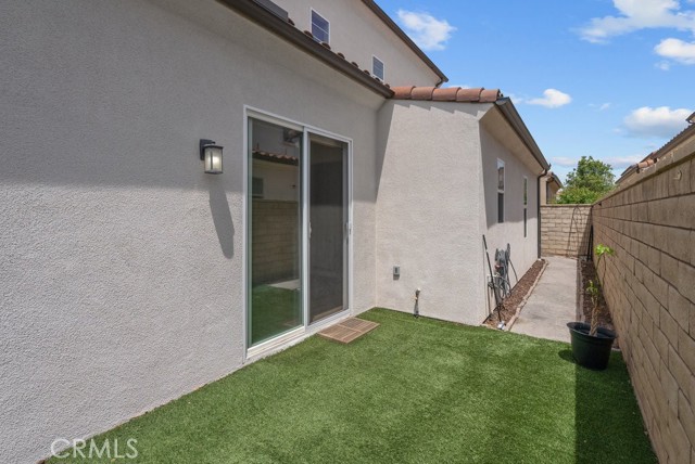 21851 Moveo Drive, Saugus CA: https://media.crmls.org/medias/83e9a81e-8b48-4219-b734-e2e5bcc217e3.jpg