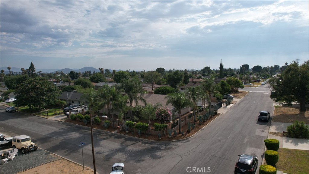 https://media.crmls.org/medias/83ea1935-f605-4631-9d30-d75a02c88150.jpg?preset=X-Large