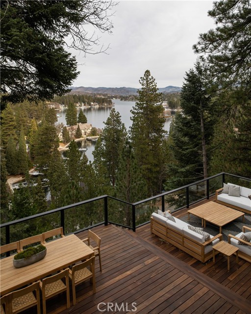 Detail Gallery Image 13 of 36 For 27376 N Bay Rd, Lake Arrowhead,  CA 92352 - 4 Beds | 3/1 Baths