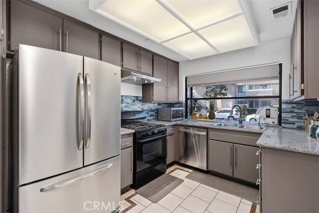 Detail Gallery Image 11 of 31 For 12700 Fallbrook Way, Stanton,  CA 90680 - 3 Beds | 2/1 Baths
