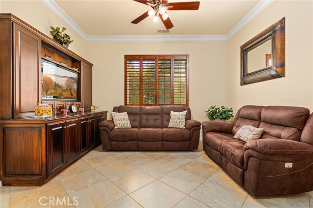 Detail Gallery Image 15 of 68 For 22928 San Joaquin, Canyon Lake,  CA 92587 - 4 Beds | 4/2 Baths