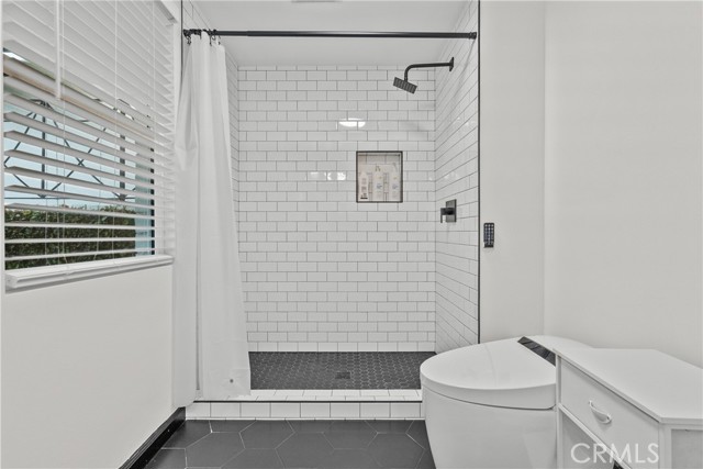 Detail Gallery Image 3 of 59 For 9558 Swinton, North Hills,  CA 91343 - 3 Beds | 2 Baths