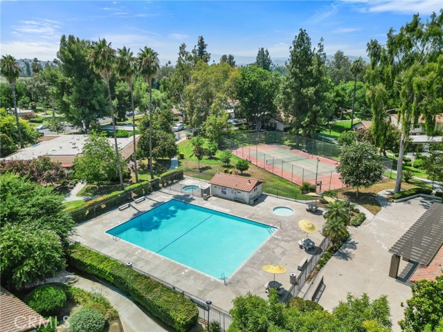 8809 Amigos Place, Riverside CA: https://media.crmls.org/medias/83eb5e18-050f-4b27-8c8f-34fc1f25f1b1.jpg