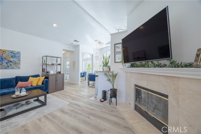 Detail Gallery Image 4 of 35 For 19431 Rue De Valore 37a,  Lake Forest,  CA 92610 - 2 Beds | 2 Baths