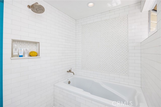 Soaking tub and shower