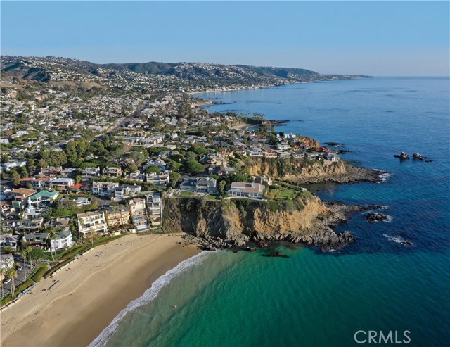 1131 Emerald Bay, Laguna Beach CA: https://media.crmls.org/medias/83ec5ab6-8fb4-42e6-bc0f-8dd599188eda.jpg