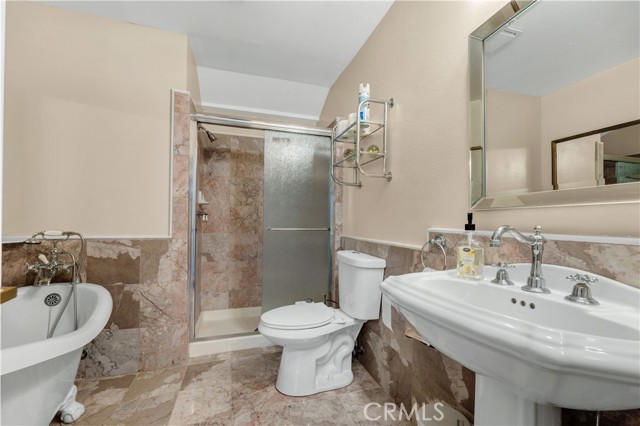 Detail Gallery Image 19 of 40 For 7936 Laramie Ave, Winnetka,  CA 91306 - 4 Beds | 2 Baths