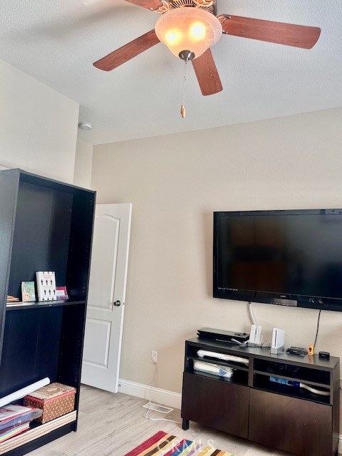 8901 Eton Avenue, Canoga Park CA: https://media.crmls.org/medias/83ed1d59-e9d4-4c5d-b7a1-2c343c3c3447.jpg