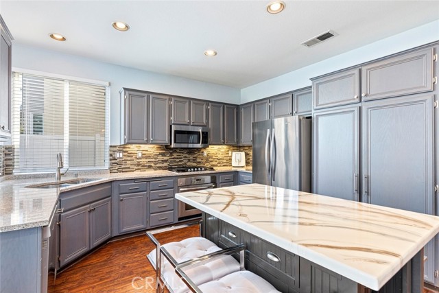 Detail Gallery Image 11 of 44 For 8738 Gracilior, Escondido,  CA 92026 - 5 Beds | 3 Baths