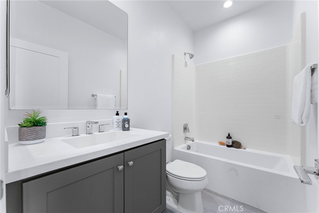 83ed635e 5672 4bf9 A547 F7a44764cf03