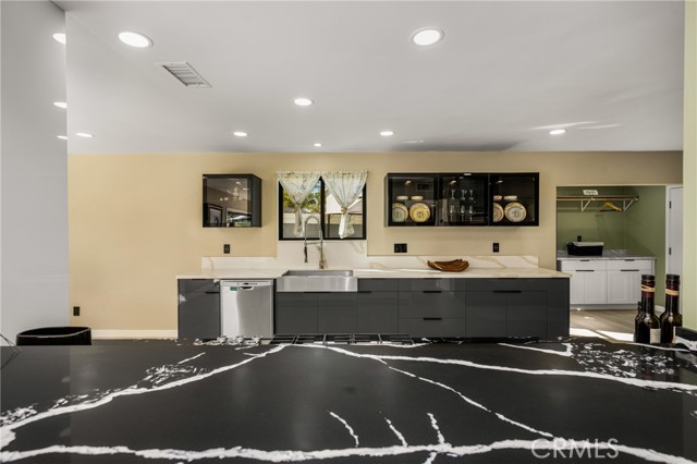 Detail Gallery Image 21 of 64 For 7830 E Ring, Long Beach,  CA 90808 - 4 Beds | 4 Baths