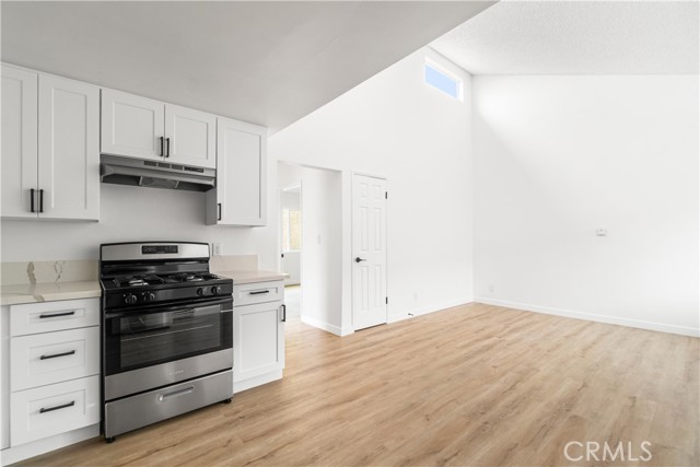 663 W 2nd Street, San Pedro CA: https://media.crmls.org/medias/83ee4fd1-371a-472f-a2b6-1009e6396dbc.jpg