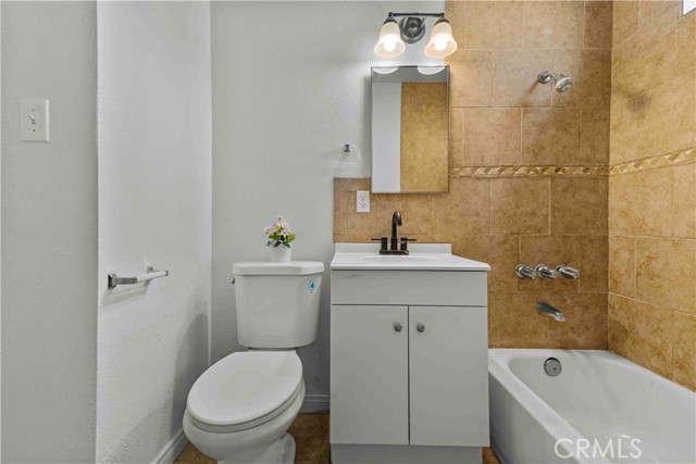 Detail Gallery Image 9 of 27 For 10817 Rosecrans, Norwalk,  CA 90650 - 3 Beds | 1 Baths