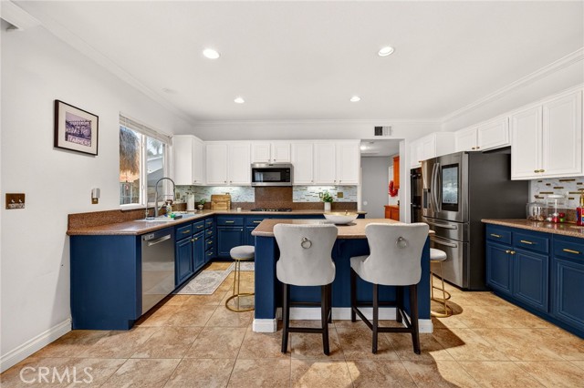 Detail Gallery Image 12 of 47 For 33756 Salvia, Murrieta,  CA 92563 - 5 Beds | 3 Baths