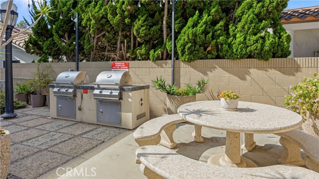 2601 E Ocean Boulevard, Long Beach CA: https://media.crmls.org/medias/83ef1895-60ee-4ff0-974f-134b2ad3b2cd.jpg