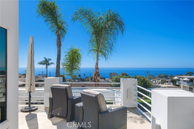 Detail Gallery Image 7 of 40 For 818 Hillcrest Dr, Laguna Beach,  CA 92651 - 4 Beds | 3/1 Baths