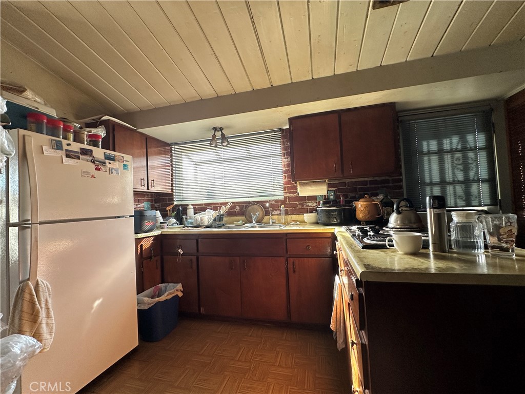 https://media.crmls.org/medias/83f01909-0824-41f9-a5ac-f44ac14fd352.jpg?preset=X-Large