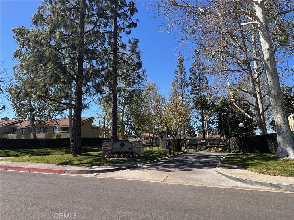 https://media.crmls.org/medias/83f100aa-6553-4d26-8b15-03af0b23a81c.jpg?preset=X-Large