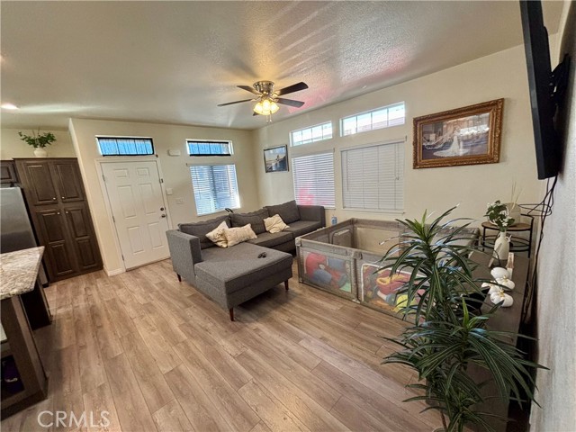 Detail Gallery Image 11 of 41 For 2139 E 4th #90,  Ontario,  CA 91764 - 3 Beds | 2 Baths