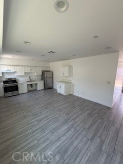 Detail Gallery Image 7 of 32 For 1130 Browning, Los Angeles,  CA 90037 - 3 Beds | 3/1 Baths