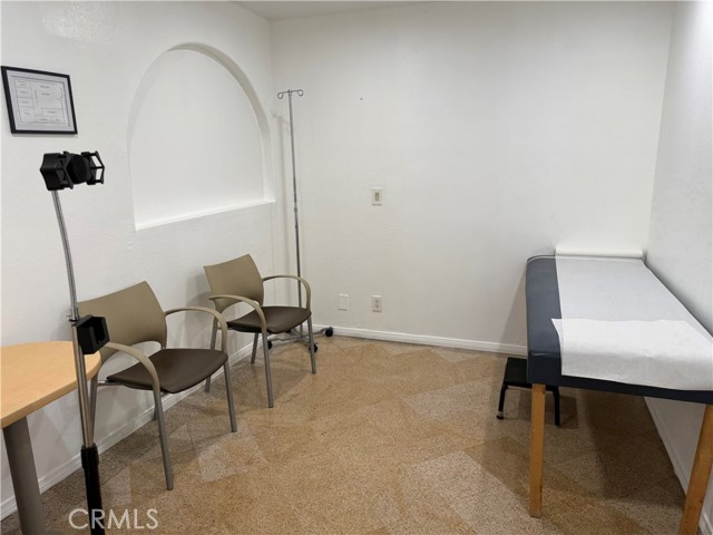 726 S Main, Santa Ana CA: https://media.crmls.org/medias/83f2d3f9-ce7a-4de3-9172-549e640ea383.jpg