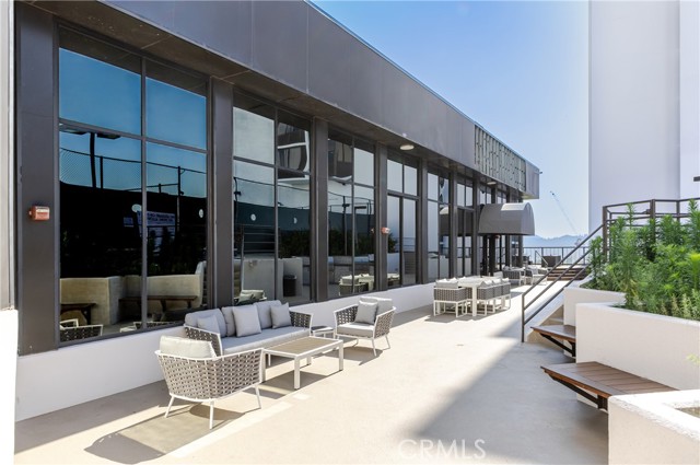 343 Pioneer Drive, Glendale CA: https://media.crmls.org/medias/83f2db69-edc6-4b72-83df-28cae1f3f23d.jpg