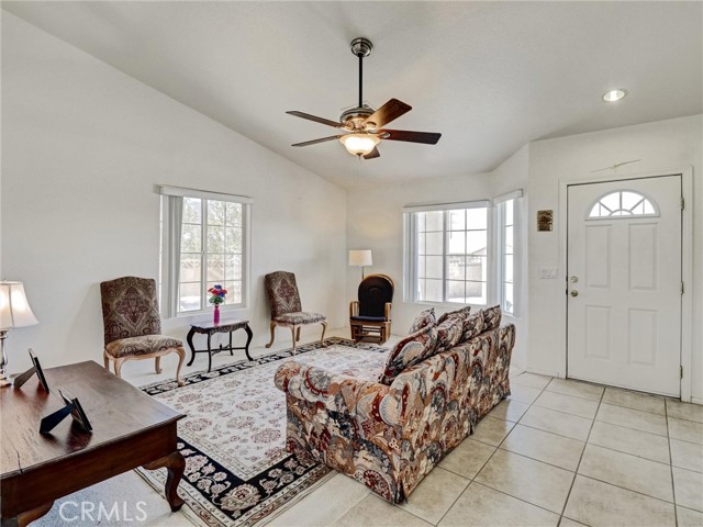 15900 Avenida Atezada, Desert Hot Springs CA: https://media.crmls.org/medias/83f2e223-b4ba-4342-9ccb-1437c25784eb.jpg
