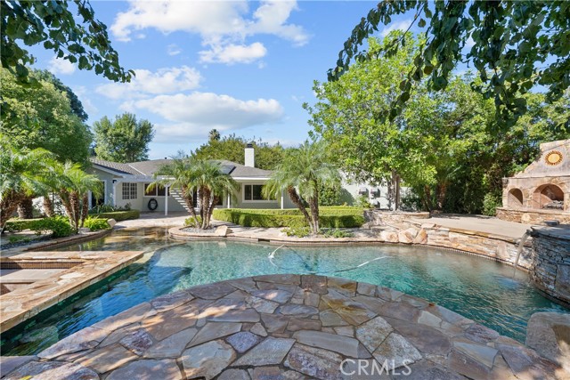 Detail Gallery Image 14 of 57 For 10132 Wish Ave, Northridge,  CA 91325 - 4 Beds | 3 Baths