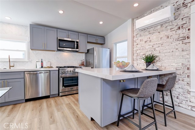 120 36th Place, Manhattan Beach, California 90266, 3 Bedrooms Bedrooms, ,2 BathroomsBathrooms,Residential,Sold,36th,SB23014621