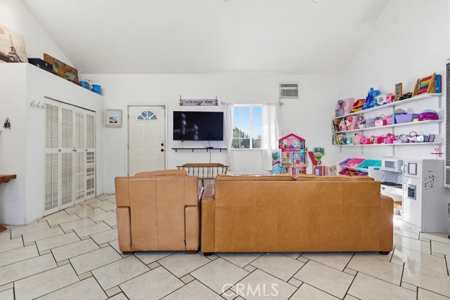 Detail Gallery Image 17 of 27 For 10970 Ruth, Lynwood,  CA 90262 - 2 Beds | 1 Baths