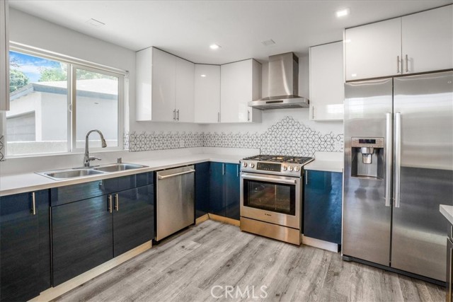 2481 S Bundy Drive, Los Angeles CA: https://media.crmls.org/medias/83f3f305-41ae-4c44-b41b-3ad3d27bedba.jpg