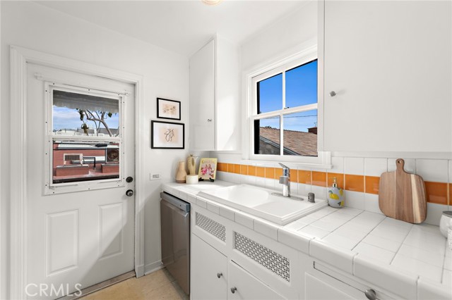189 Lower Cliff Drive, Laguna Beach CA: https://media.crmls.org/medias/83f43f88-e0e5-4504-863a-4ecf7fd29161.jpg